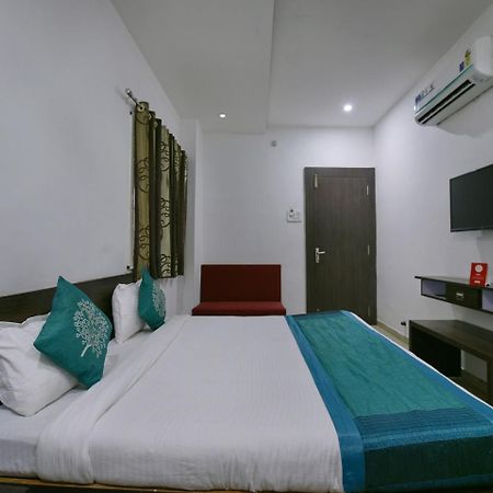אויאיין Oyo 9969 Hotel Kshipra Dham מראה חיצוני תמונה