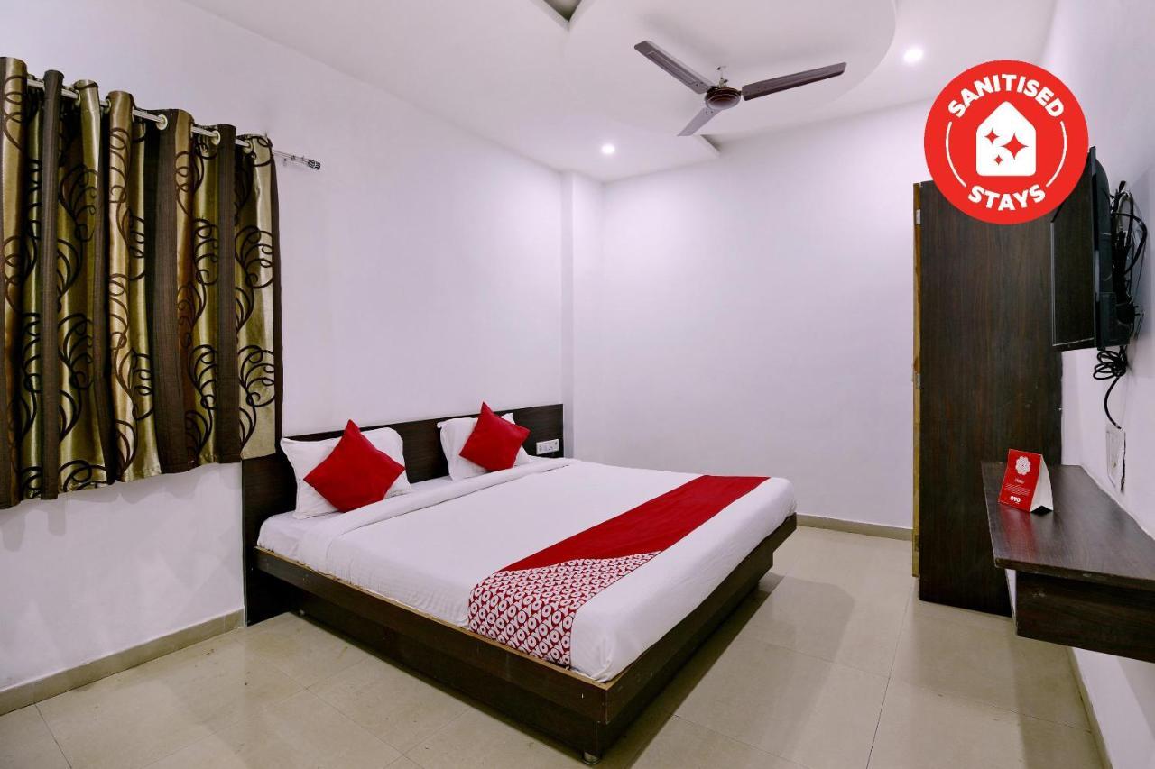 אויאיין Oyo 9969 Hotel Kshipra Dham מראה חיצוני תמונה