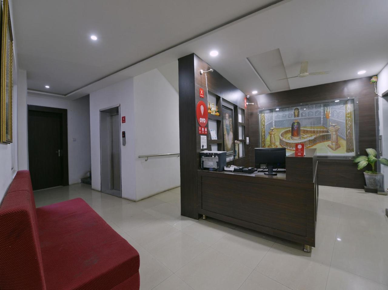 אויאיין Oyo 9969 Hotel Kshipra Dham מראה חיצוני תמונה