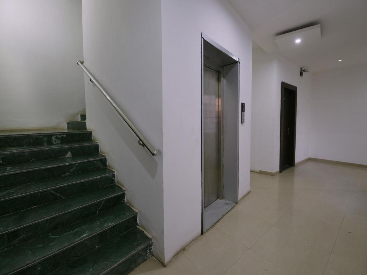 אויאיין Oyo 9969 Hotel Kshipra Dham מראה חיצוני תמונה